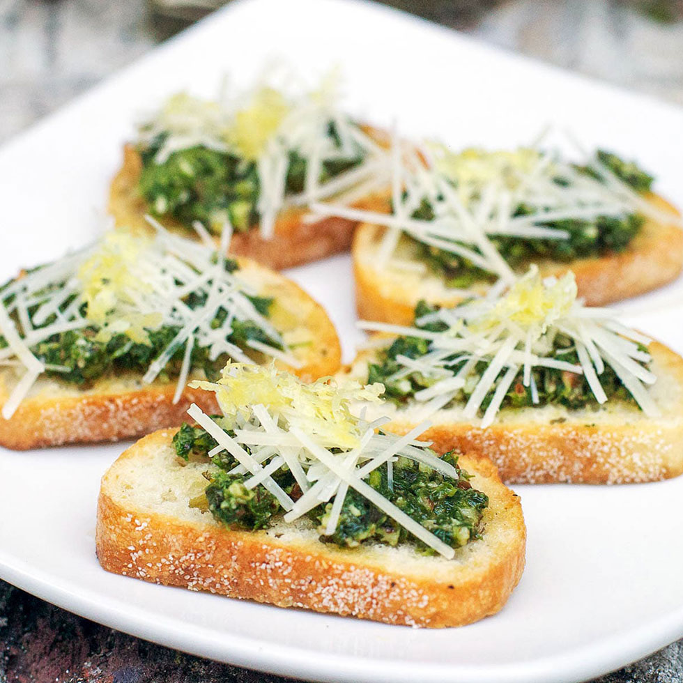 Spicy mix and Walnut Pesto Crostini